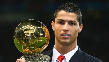 -各路豪强在赛场上搏杀，展现出强大竞技实力，各路豪杰是什么意思