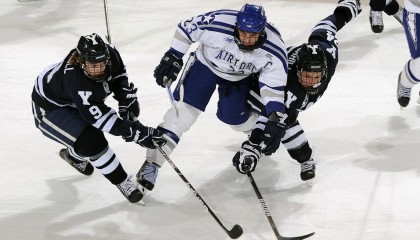 爱游戏在线-TL战队新教练团队到位，lpltt战队教练