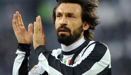 爱游戏体育-国内足球联赛阵容调整灵活，球队整体表现亮眼，国内足球联赛时间表